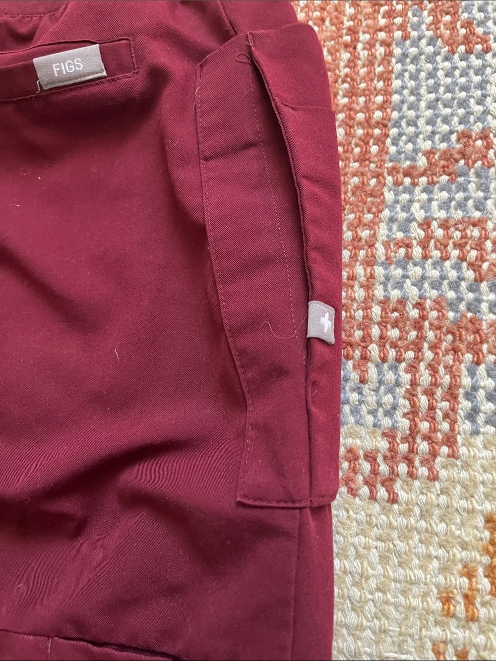 FIGS Zamora Jogger Scrub Maroon Women’s M EUC - Picture 8 of 9